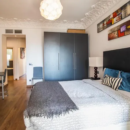 41ari1045- Fantastic And Super Spacious 3bed In The Center Lägenhet