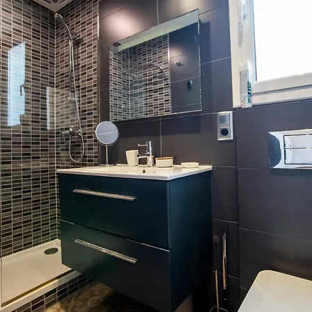 41ari1045- Fantastic And Super Spacious 3bed In The Center Lägenhet