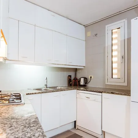 Two Bedroom Townhouse Within 10min Walk From Beach * Barcelona