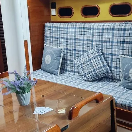 Spacious And Cozy Caribbean Boat In Barcelona With Tour Option Botel Sant Adrià de Besòs