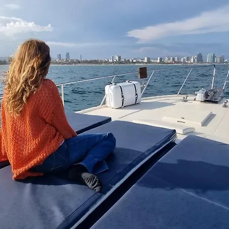 Spacious And Cozy Boat House In Barcelona Sant Adria de Besos