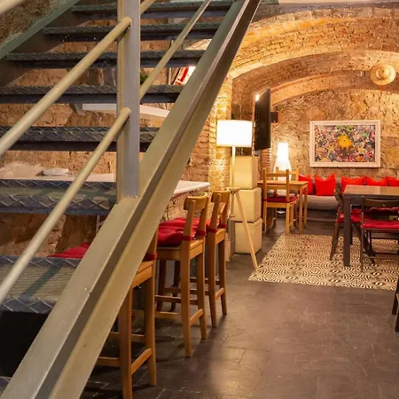 Mambo Tango Hostel *