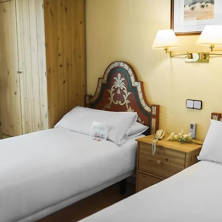Hotel Meson Castilla Atiram 3*