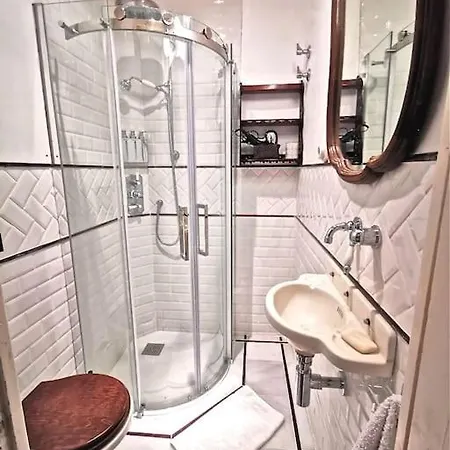Large Patio 4 Bedrooms 4 Bathrooms Of Which 3 En-suite Appartement Barcelone
