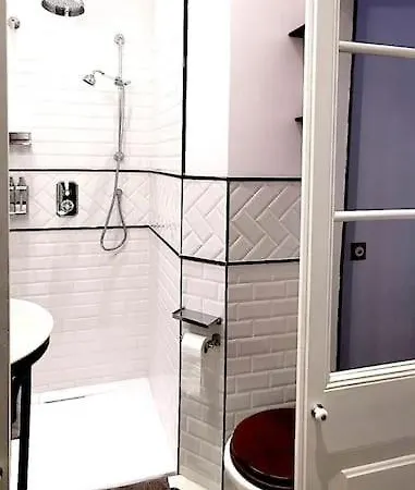 Large Patio 4 Bedrooms 4 Bathrooms Of Which 3 En-suite Appartamento Barcellona