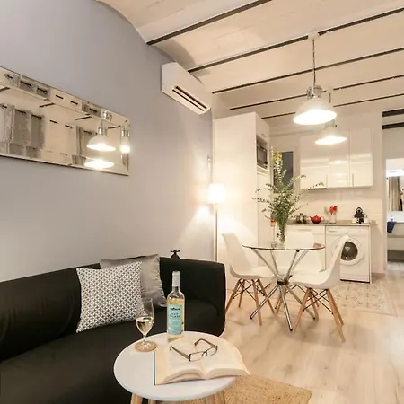 Apartment Benet Mercad Free Wi-fi Newly Renovate *
