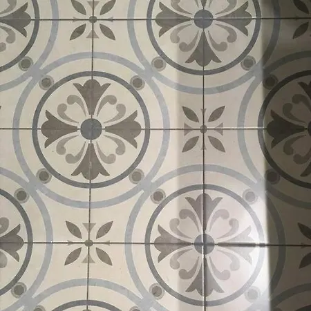 Apartment Benet Mercad Free Wi-fi Newly Renovate