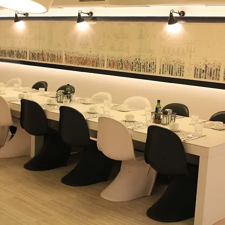 Pol & Grace Hotel