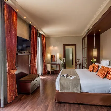 Hotell Center 4*