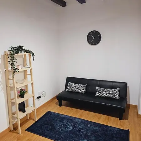 Permar Plz Apartment *