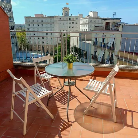 By Paseo De Colon Hostal Barcelona