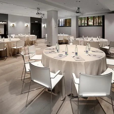 Olivia Plaza Hotel