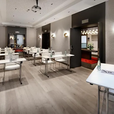 Olivia Plaza Hotel 4*