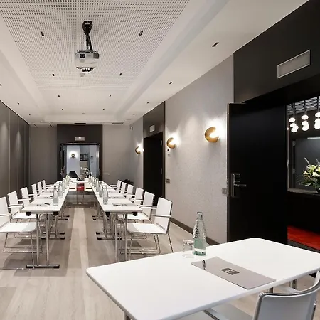 Olivia Plaza Hotel