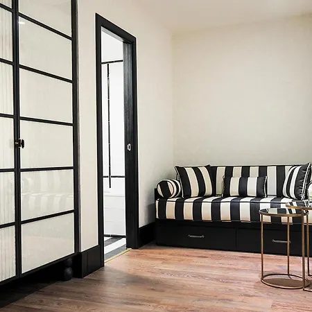 Boutique H10 Catalunya Plaza Hotel 3*