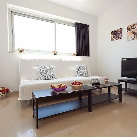 Charmsuites Nou Rambla *