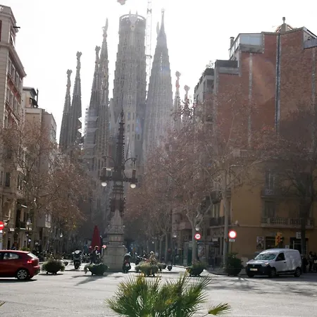 Gaudi-sant Pau Appartement *