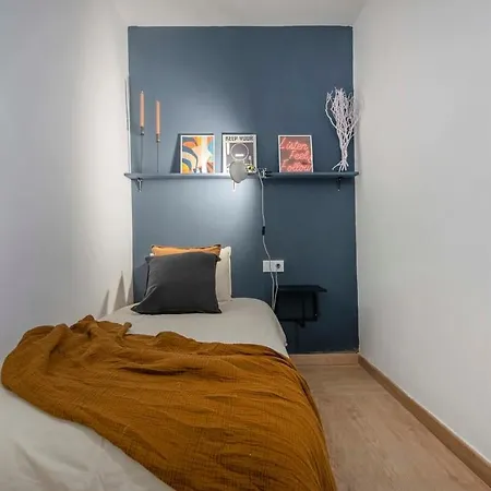 Elegant 4 Bedrooms 3 Bathrooms Catalan Apartment Barcelona