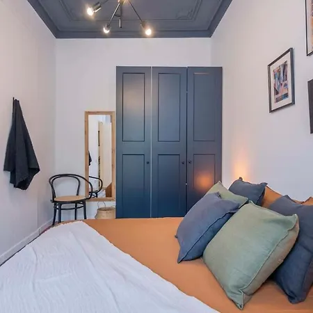Apartment Elegant 4 Bedrooms 3 Bathrooms Catalan Barcelona