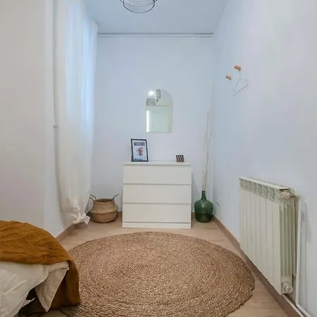 Elegant 4 Bedrooms 3 Bathrooms Catalan Apartment