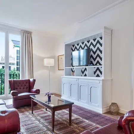 Casa Batllo - Luxury Historic 4bd 4bth For 9 Guests Apartment