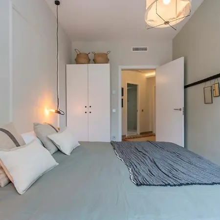 Luxury 4-bedrooms In Rambla De Catalunya