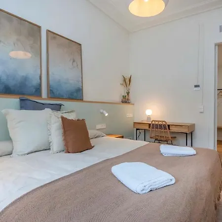 Amazing 5 Bd 5 Bathroom Next To Plaza Catalunya Lejlighed *