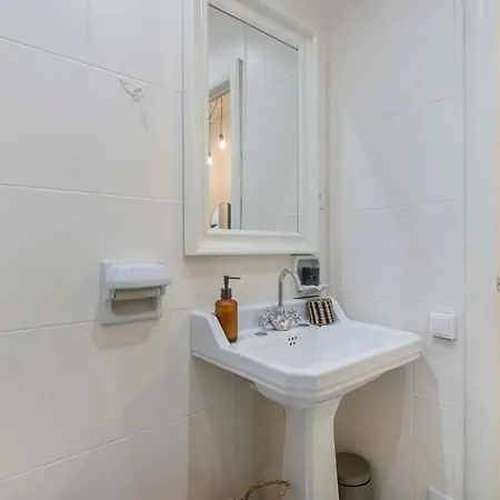Apartment Elegant 4 Bedrooms 3 Bathrooms Catalan Barcelona