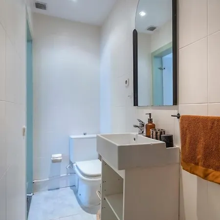 Elegant 4 Bedrooms 3 Bathrooms Catalan Apartment *