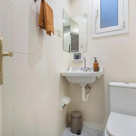 Elegant 4 Bedrooms 3 Bathrooms Catalan * Barcelona