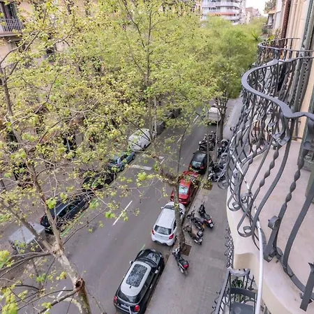 Elegant 4 Bedrooms 3 Bathrooms Catalan Barcelona