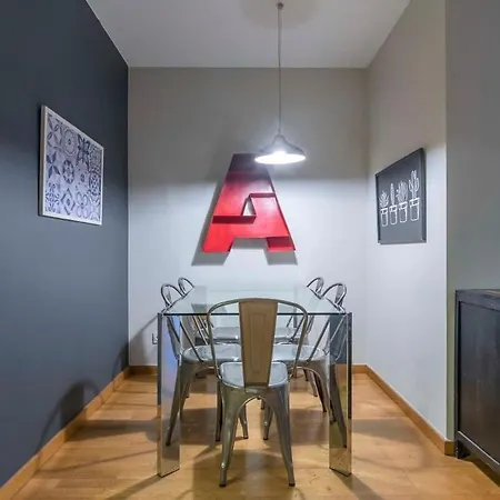 Daire 2 Bedroom With Balcony In Eixample 4-2 Barselona