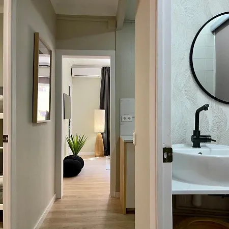 Poble Sec - Modern & Comfy 3 Bedrooms Barcelona
