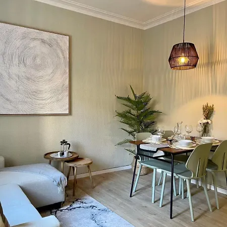 Poble Sec - Modern & Comfy 3 Bedrooms Barcelona