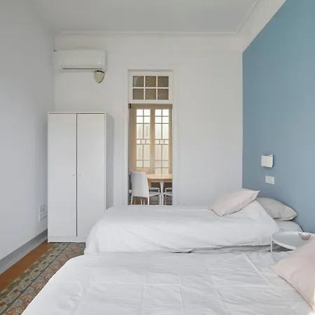 Exclusive Luxe Design - Large Tranquil Penthouse Apartment Barcelona