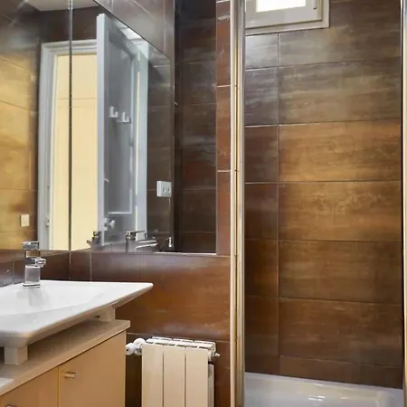 Exclusive Luxe Design - Large Tranquil Penthouse Apartment *