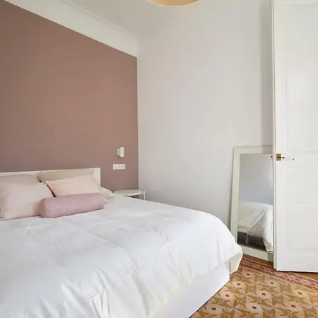 Exclusive Luxe Design - Large Tranquil Penthouse * Barcelona