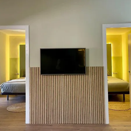 Plaza Catalunya Recently Renovated 5bd-4bth 아파트