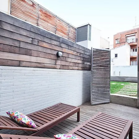 Lägenhet My Space Emirates - Splendid With Terrace And Pool Near Park Gueell *