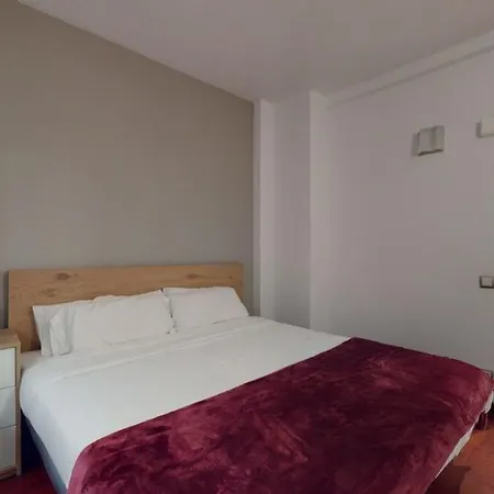 Modern And Bright Three-bedroom In Eixample Lägenhet Barcelona