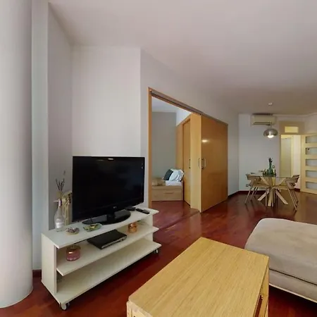 Modern And Bright Three-bedroom In Eixample Lägenhet Barcelona