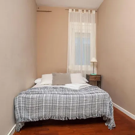 Next To Sagrada Familia 4-bedroom Apartment Barcelona