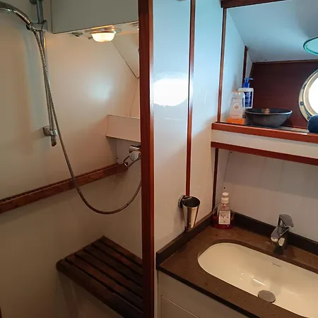 Botel Amazing Boat To Sleep In Barcelona Sant Adria de Besos