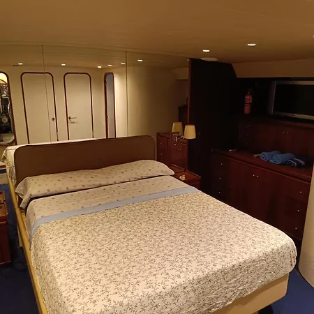 Amazing Boat To Sleep In Barcelona
