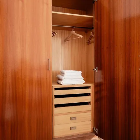 Blueground Galvany Balcony Furnished Bcn-127 Apartment Barcelona