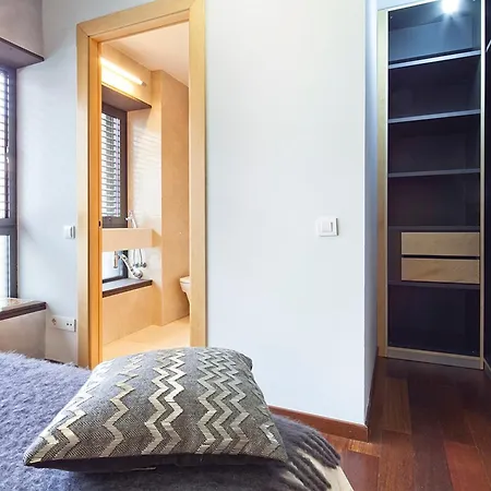 Lägenhet My Space Emirates - Splendid With Terrace And Pool Near Park Gueell Barcelona