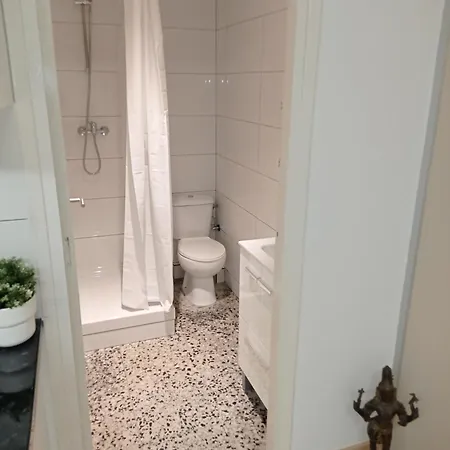 Bright Private Double Center Metro L-1 Urgell L-5 Hospital Clinic Affittacamere *