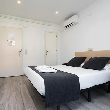 Bedmates Hotel 2*