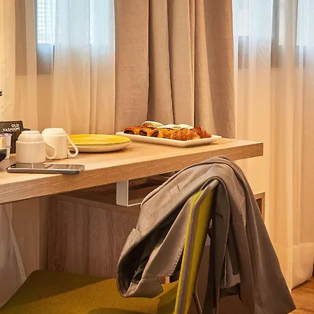 Mercure Condor Hotel 4*