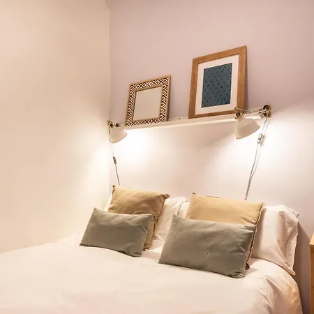 شقة Spacious & Sunny With Terrace In The Center
